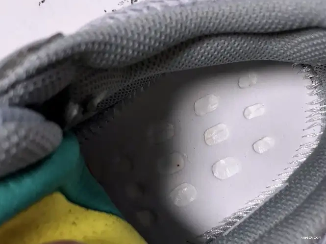 Boost Yeezy 700 EQ7597 Adidas Inertia
